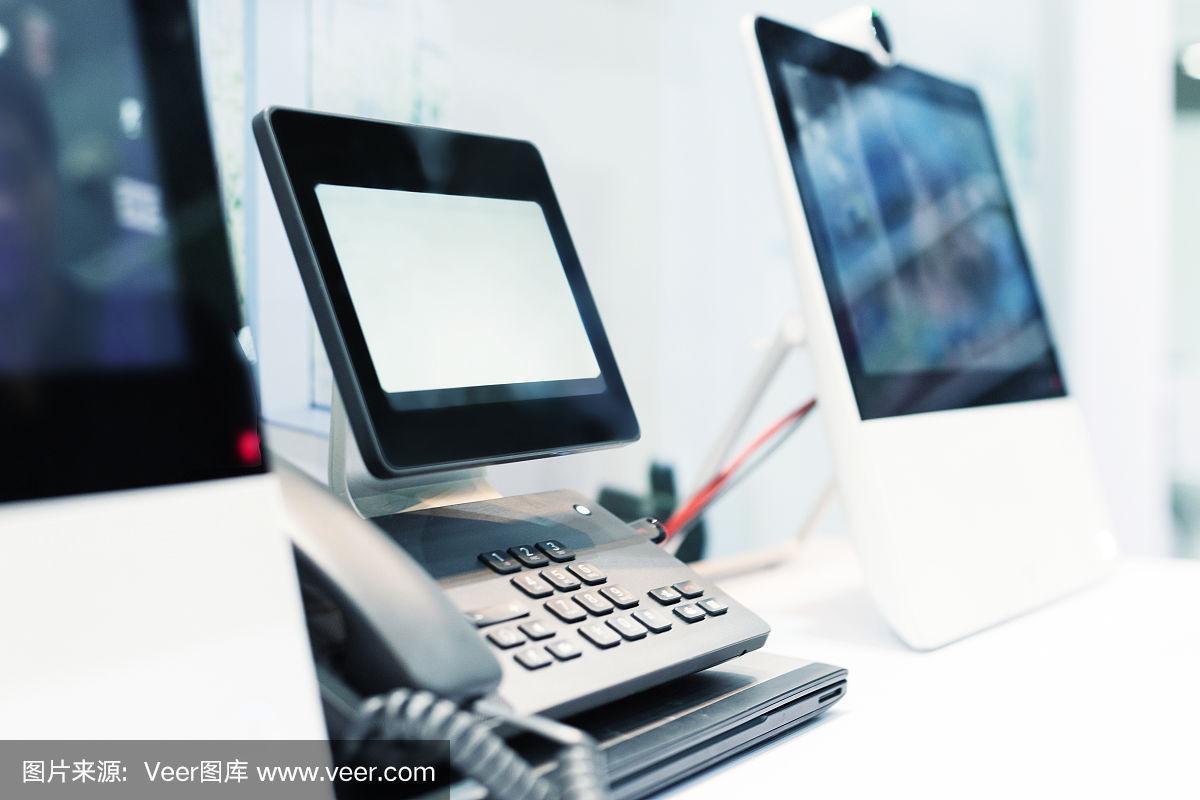 光影對話 可視電話在展覽中的敘事革命